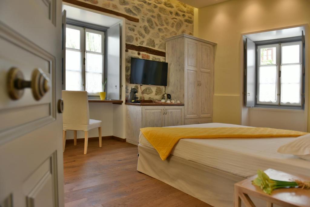 Manolia room 1